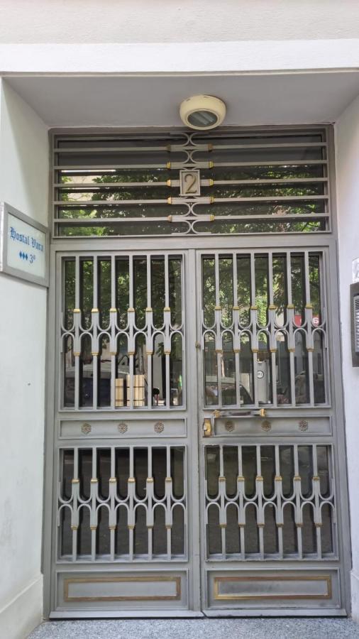 Hostal Vara Madrid Exterior foto